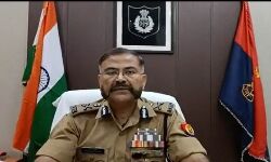 सीएम का फरमान- एडीजी लखीमपुर खीरी पहुंचकर करेंगे जांच सीएम का फरमान- एडीजी लखीमपुर खीरी पहुंचकर करेंगे जांच