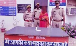 दरांती से गला रेता और पत्नी ने लगा दिया पति को ठिकाने दरांती से गला रेता और पत्नी ने लगा दिया पति को ठिकाने