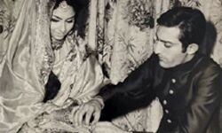 सैफ अली खान की मां और पिता की इंगेजमेंट की तस्वीरें हुई वायरल सैफ अली खान की मां और पिता की इंगेजमेंट की तस्वीरें हुई वायरल