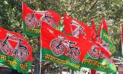 नगर निकाय चुनाव से पहले सपा को झटका- आधा सैकडा साईकिल से उतरे