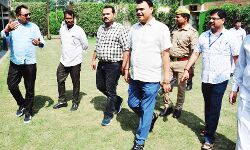 अग्निवीर भर्ती के प्रति गंभीर डीएम कर रहे ताबड़तोड़ निरीक्षण अग्निवीर भर्ती के प्रति गंभीर डीएम कर रहे ताबड़तोड़ निरीक्षण