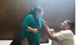 रंगरलिया मना रहे प्रेमी प्रेमिका का पत्नी ने ऐसे उतारा इश्क का भूत