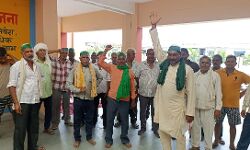 लंपी बीमारी गायों को चपेट में लेने को चुस्त-रोकने को अफसर पडे है सुस्त लंपी बीमारी गायों को चपेट में लेने को चुस्त-रोकने को अफसर पडे है सुस्त