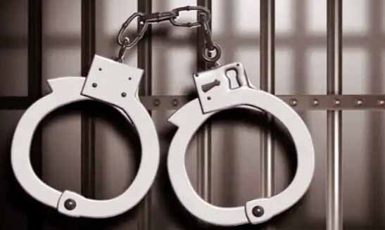 इतने करोड़ के सोने से लदी मिली कार के साथ चार गिरफ्तार