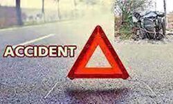 बोलेरो एवं ट्रेलर की टक्कर में तीन लोगों की मौत