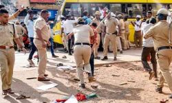 पीएफआई का प्रदर्शन में हिंसा का तांडव-बमों से हमला, वाहनों में तोडफोड पीएफआई का प्रदर्शन में हिंसा का तांडव-बमों से हमला, वाहनों में तोडफोड