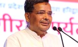 महत्वपूर्ण मंदिरों का विकास एवं सौन्दर्यीकरण कराया जायेगा- जयवीर सिंह महत्वपूर्ण मंदिरों का विकास एवं सौन्दर्यीकरण कराया जायेगा- जयवीर सिंह