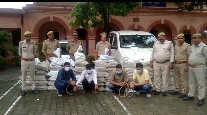 4 अन्तर्राजीय शराब तस्करों को किया गिरफ्तार- बरामद की भारी मात्रा में शराब