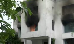 हत्या से गुस्साई भीड़ ने जलाई पूर्व मंत्री के बेटे की फैक्ट्री हत्या से गुस्साई भीड़ ने जलाई पूर्व मंत्री के बेटे की फैक्ट्री