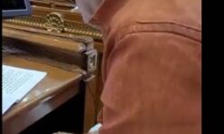 खुली बीजेपी विधायकों की पोल- सदन में मिले गेम खेलते एवं तंबाकू खाते