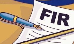 स्कूल के प्रिंसिपल ने बच्ची को अश्लील वीडियो दिखाई, एफआईआर दर्ज स्कूल के प्रिंसिपल ने बच्ची को अश्लील वीडियो दिखाई, एफआईआर दर्ज