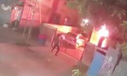 आरएसएस कार्यकर्ता के घर पर पेट्रोल बम से हमला- फेंके इतने बम आरएसएस कार्यकर्ता के घर पर पेट्रोल बम से हमला- फेंके इतने बम