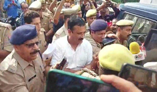 सपा के कद्दावर नेता को किया गिरफ्तार सपा के कद्दावर नेता को किया गिरफ्तार