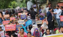 नौकरी मांगने जा रहे युवाओ का पुलिस ने रोका रास्ता- हुई जोरदार झड़प