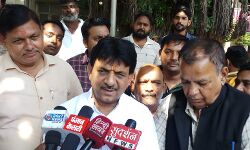 जारी हुए गिरफ्तारी वारंट तो मंत्री कपिल समेत अदालत में पेश हुए यह नेता जारी हुए गिरफ्तारी वारंट तो मंत्री कपिल समेत अदालत में पेश हुए यह नेता