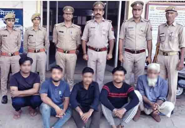 नोटिस तामील कराने गई पुलिस पर हमला- मारपीट कर फाड़ा नोटिस