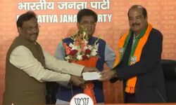 कार्यकारी अध्यक्ष ने छोड़ा कांग्रेस का हाथ- हो गए बीजेपी में शामिल कार्यकारी अध्यक्ष ने छोड़ा कांग्रेस का हाथ- हो गए बीजेपी में शामिल