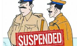 पुलिसकर्मी से अभद्रता की हेड कांस्टेबल एवं सिपाही को मिली ऐसी सजा पुलिसकर्मी से अभद्रता की हेड कांस्टेबल एवं सिपाही को मिली ऐसी सजा