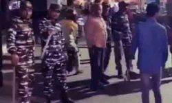 जामिया यूनिवर्सिटी में चली गोलियां- एक स्टूडेंट हुआ घायल जामिया यूनिवर्सिटी में चली गोलियां- एक स्टूडेंट हुआ घायल