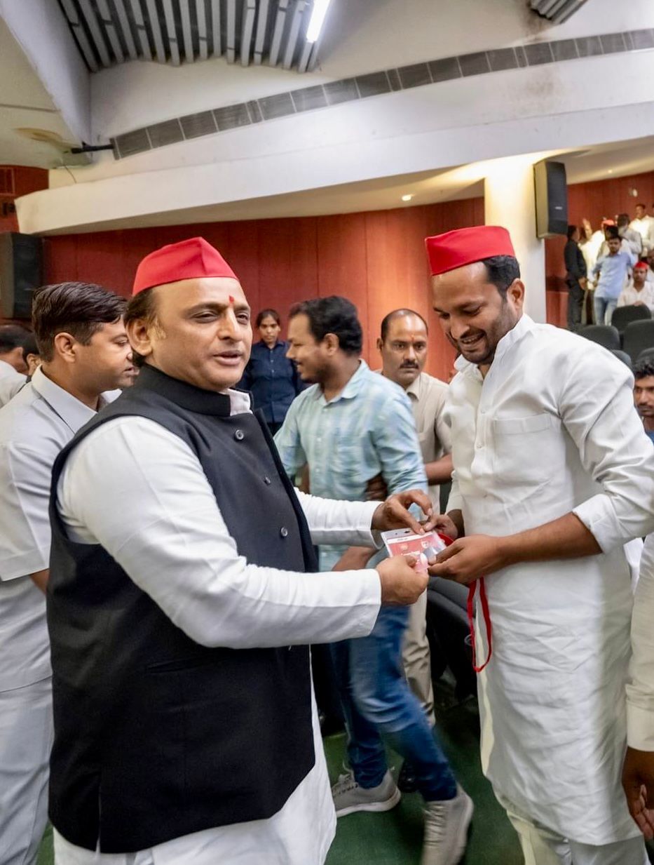 अखिलेश ही देश व प्रदेश की राजनीति में परिवर्तन लाएँगे - शमशेर मलिक