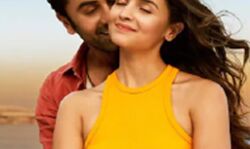 रोमांटिक नहीं था आलिया-रणबीर का केसरिया गाना रोमांटिक नहीं था आलिया-रणबीर का केसरिया गाना