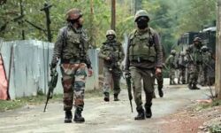 एनकाउंटर में आतंकी की जीवन लीला समाप्त- मिले ढेरों हथियार गोला बारूद एनकाउंटर में आतंकी की जीवन लीला समाप्त- मिले ढेरों हथियार गोला बारूद