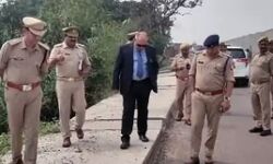 कार समेत तीन करोड़ की लूट-गन पॉइंट पर दिया घटना को अंजाम कार समेत तीन करोड़ की लूट-गन पॉइंट पर दिया घटना को अंजाम