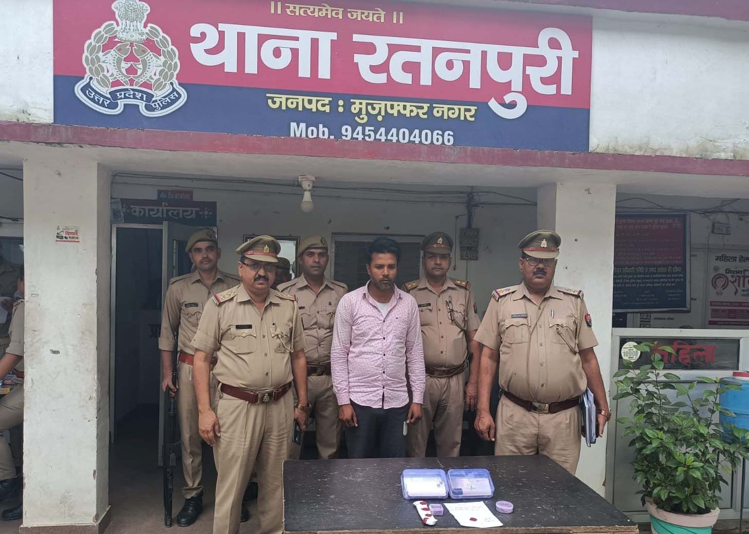 12 घंटे में ही खुल गई पोल- महिला यात्री से चालक ने ही की थी लूट 12 घंटे में ही खुल गई पोल- महिला यात्री से चालक ने ही की थी लूट
