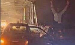 दिल्ली मेरठ एक्सप्रेस वे पर फिर युवाओं का हुड़दंग-आतिशबाजी के साथ स्टंट