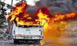 बस में आग लगने से आठ लोगों की मौत