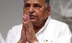 ज़िन्दगी से कुश्ती हार गए पहलवान- शिक्षक से सियासी गुरू बने थे मुलायम ज़िन्दगी से कुश्ती हार गए पहलवान- शिक्षक से सियासी गुरू बने थे मुलायम