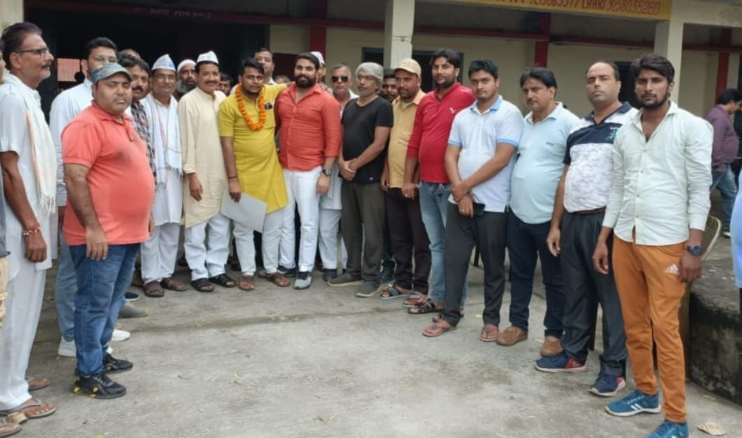 आप युवा विंग के महासम्मेलन के लिए भागदौड़- आयोजित की बैठक