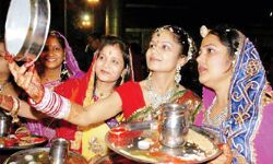 पति की दीर्घायु के लिए चंद्र वंदन पति की दीर्घायु के लिए चंद्र वंदन