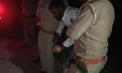 4 पुलिसकर्मियों ने ही कर दिया बदमाश का एनकाउंटर- हुआ लंगड़ा