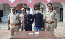 48 घंटे में लूट का खुलासा- लाखों के माल समेत नगदी बरामद 48 घंटे में लूट का खुलासा- लाखों के माल समेत नगदी बरामद