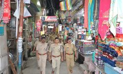 कप्तान ने पुलिस फोर्स के साथ लिया व्यवस्थाओं का जायजा- किया अलर्ट कप्तान ने पुलिस फोर्स के साथ लिया व्यवस्थाओं का जायजा- किया अलर्ट