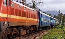 त्यौहार पर रेलगाड़ियां की गयीं रद्द- चलेंगी विशेष रेलगाड़ी त्यौहार पर रेलगाड़ियां की गयीं रद्द- चलेंगी विशेष रेलगाड़ी