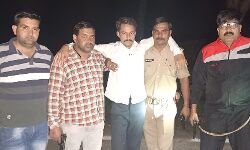 एनकाउंटर के बाद पुलिस के चंगुल में फंस गए दो लूटेरे - अब जाएंगे बड़ेघर एनकाउंटर के बाद पुलिस के चंगुल में फंस गए दो लूटेरे - अब जाएंगे बड़ेघर