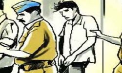 कार में लिफ्ट देकर लूट करने वाले तीन बदमाश गिरफ्तार