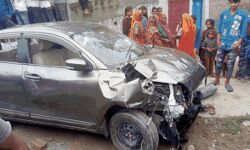 बाइक को टक्कर मार दुकान में घुसी अनियंत्रित कार ने कई रौंदे- दो की मौत