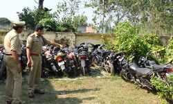 औचक निरीक्षण को पहुंचे एसएसपी को देख पुलिस की फूली सांसे औचक निरीक्षण को पहुंचे एसएसपी को देख पुलिस की फूली सांसे