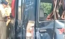 डिप्टी सीएम के काफिले की गाडियां हुई दुर्घटनाग्रस्त- 3 पुलिसकर्मी घायल डिप्टी सीएम के काफिले की गाडियां हुई दुर्घटनाग्रस्त- 3 पुलिसकर्मी घायल
