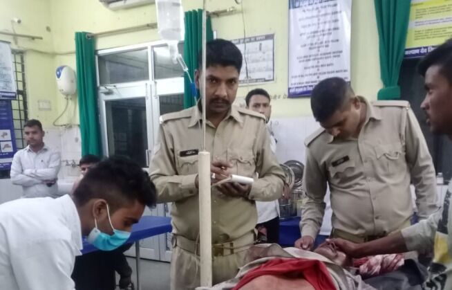 देवदूत बनी पुलिस ने किया ऐसा काम- बच गई लहूलुहान युवक की जान