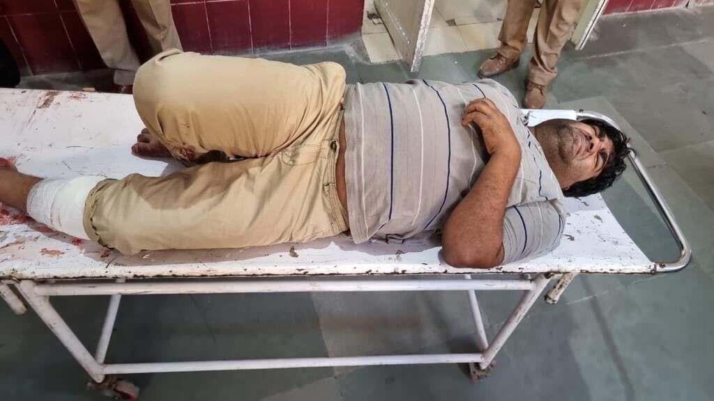 सीएम के आने से पहले ही एनकाउंटर में लखटकिया खनन माफिया गिरफ्तार सीएम के आने से पहले ही एनकाउंटर में लखटकिया खनन माफिया गिरफ्तार