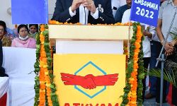 मशाल प्रज्वलित कर वार्षिक खेलों का शुभारंभ करते हुए बोले एसएसपी मशाल प्रज्वलित कर वार्षिक खेलों का शुभारंभ करते हुए बोले एसएसपी