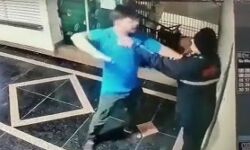 नाम पता पूछते ही गॉर्ड पर पड़े नॉन स्टॉप लात घूंसे, फट गया कान का..