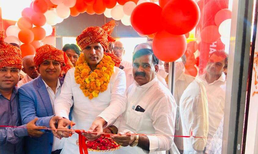 भाजपा नेता ईश्वर मावी ने किया हैवेल्स मेगा मार्ट का उदघाटन