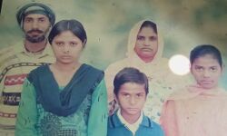 सोते परिवार पर डाला पेट्रोल और जला दिया जिंदा- इतने लोगों की मौत सोते परिवार पर डाला पेट्रोल और जला दिया जिंदा- इतने लोगों की मौत