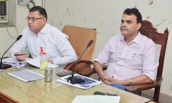 अब हो जाएं डॉक्टर सावधान- चिन्हांकन कर की जायेगी कार्यवाही- डीएम अब हो जाएं डॉक्टर सावधान- चिन्हांकन कर की जायेगी कार्यवाही- डीएम