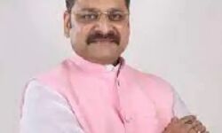 बीजेपी एमएलए के भाई से अभद्रता करने वाले दरोगा जी लाईन हाजिर बीजेपी एमएलए के भाई से अभद्रता करने वाले दरोगा जी लाईन हाजिर